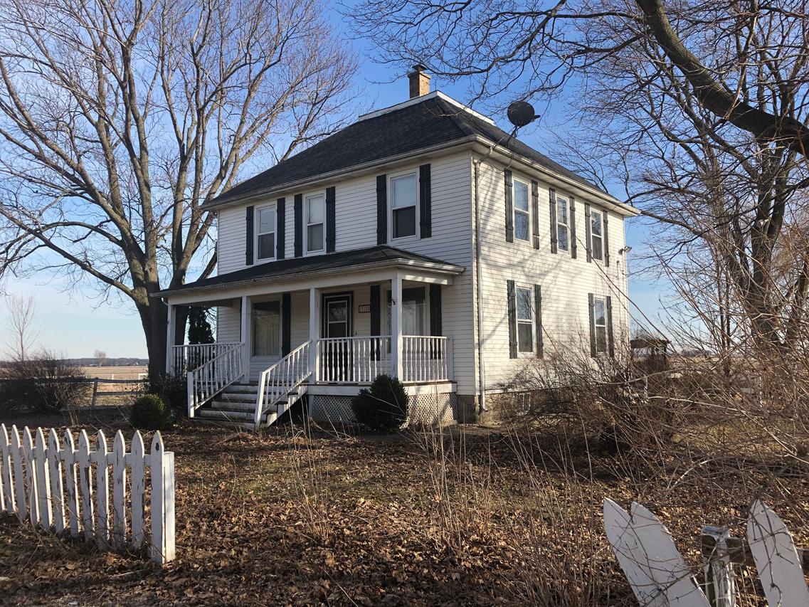 17128 Lukens Rd., Sycamore, IL 60178