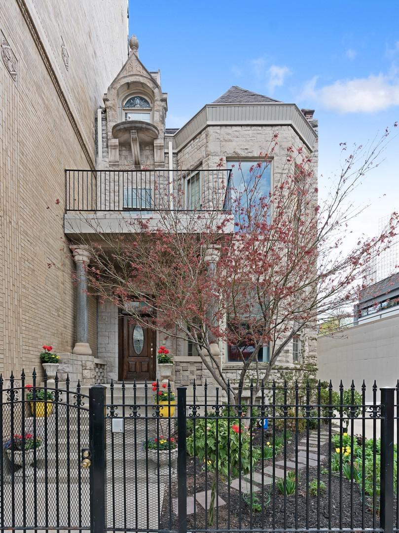 438 W St James Pl., Chicago, IL 60614