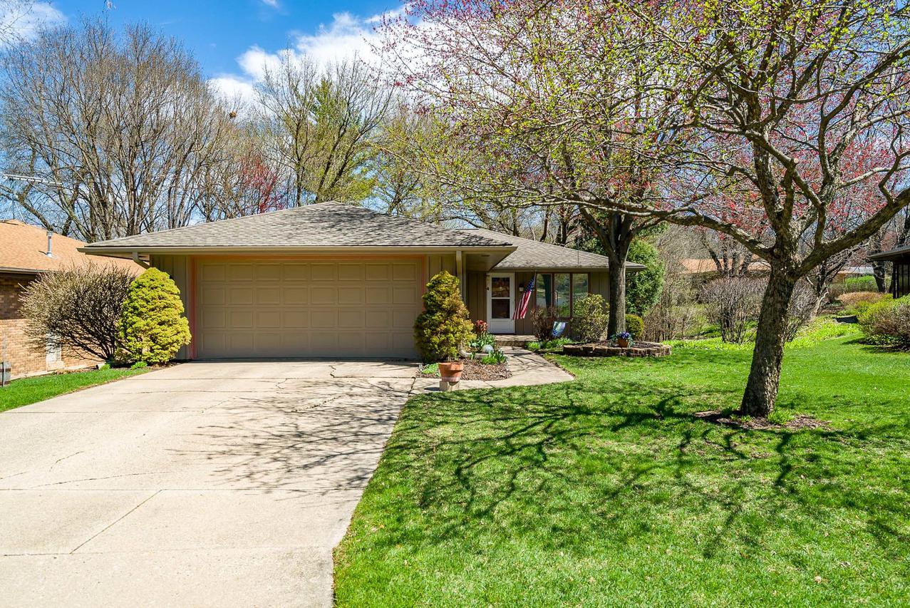 1905 Stoneview Tr., Rockford, IL 61107