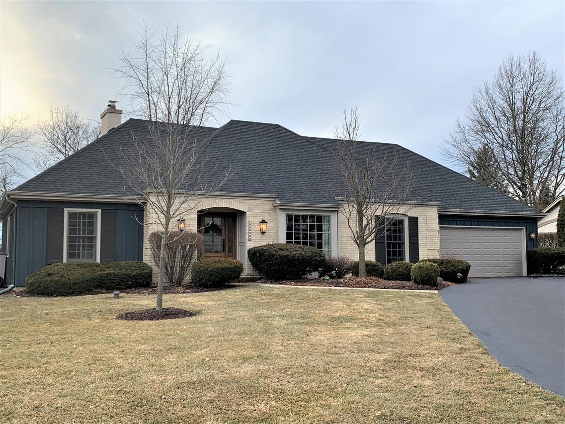 10S580 Glenn Dr., Burr Ridge, IL 60527