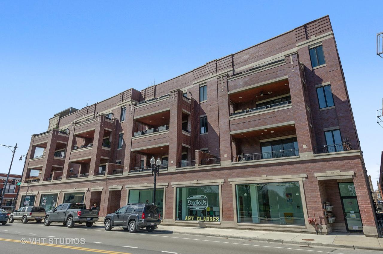 4806 N Clark St. #301, Chicago, IL 60640