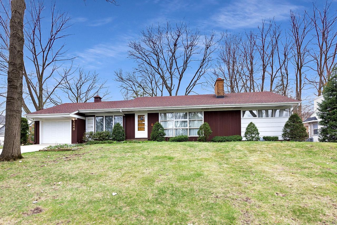 5648 Virginia Ave., Clarendon Hills, IL 60514