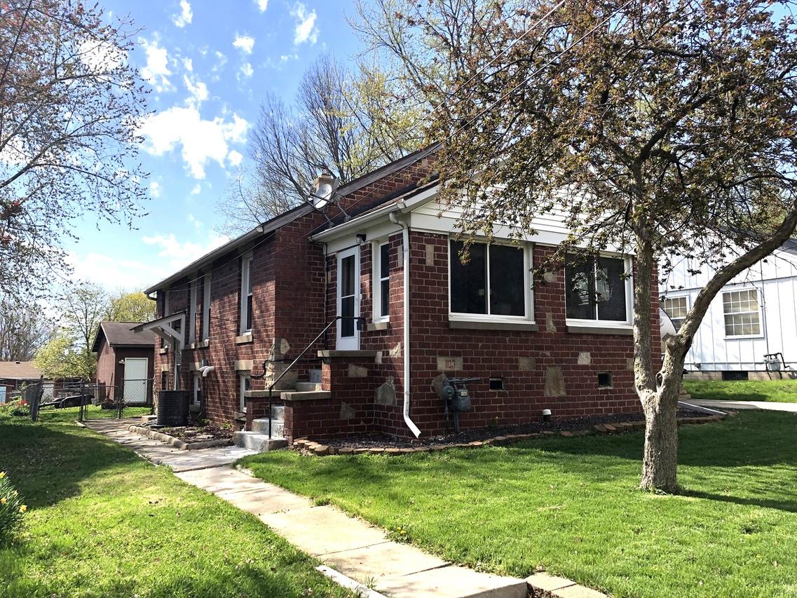 1123 Barker St., Bloomington, IL 61701