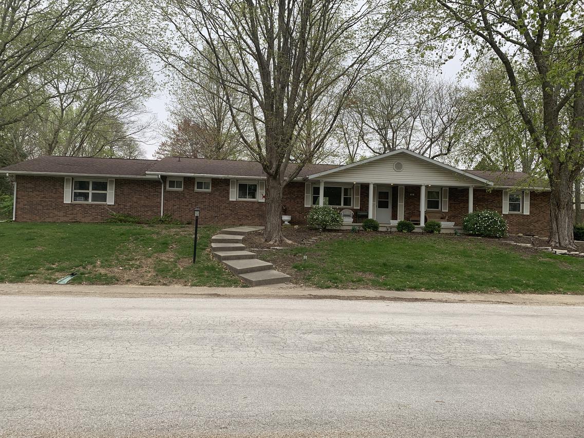 40 Park Ln., Clinton, IL 61727