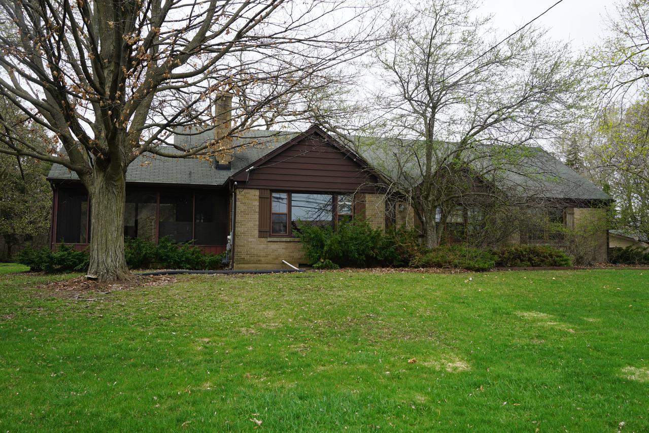 32844 N Atkinson Rd., Grayslake, IL 60030