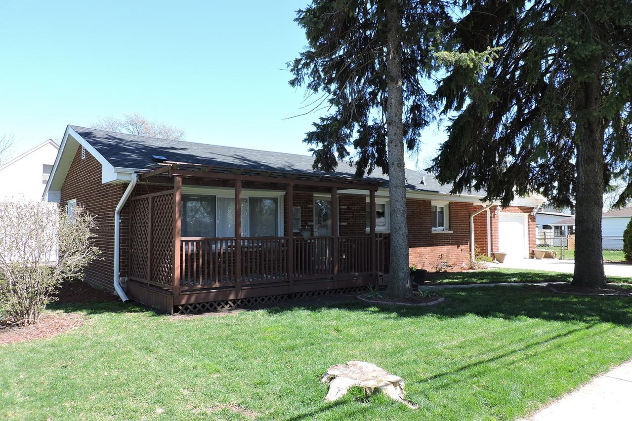 9531 Sayre Ave., Oak Lawn, IL 60453