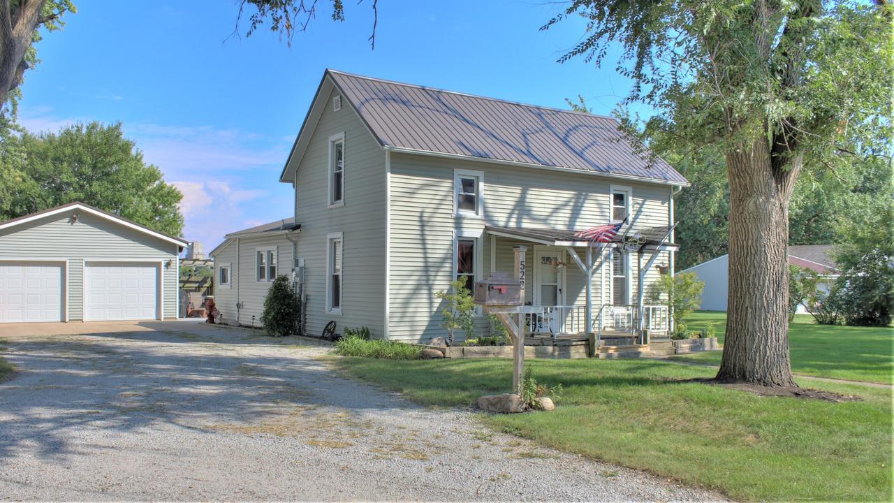 522 N Vine St., Arthur, IL 61911