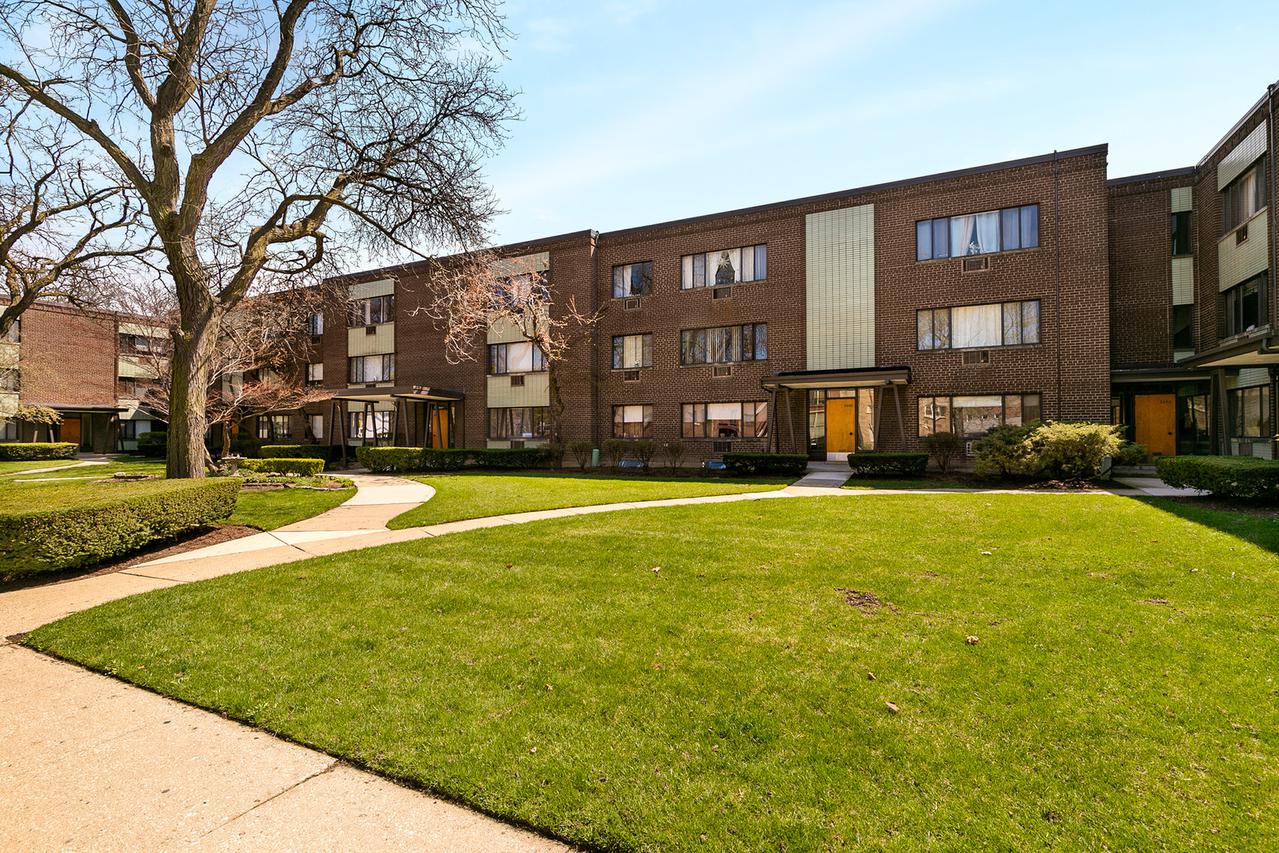 3453 W Bryn Mawr Ave. #1, Chicago, IL 60659
