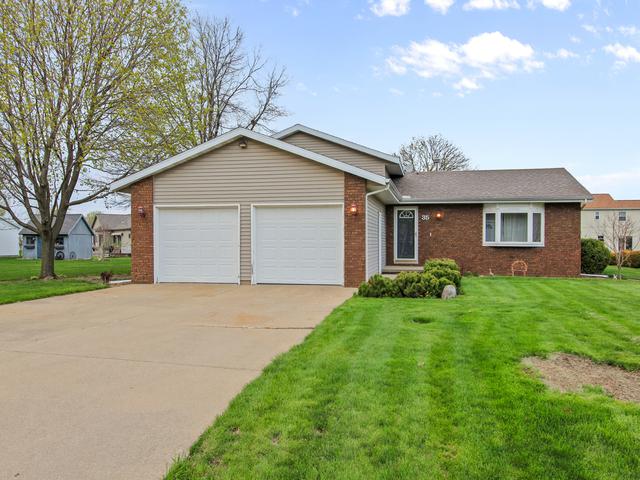 35 E Seventh St., El Paso, IL 61738