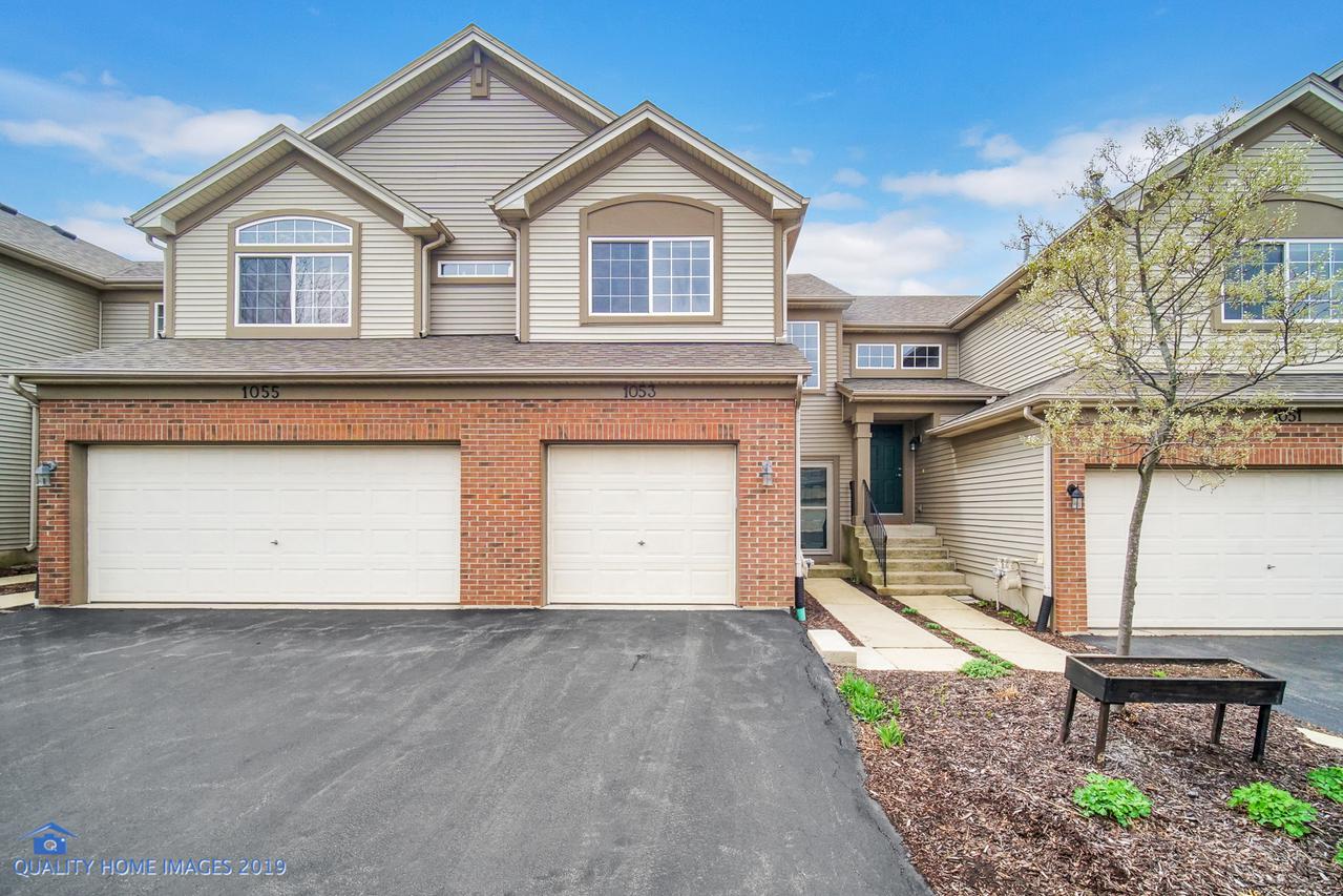 1053 Parkhill Cir., Aurora, IL 60502