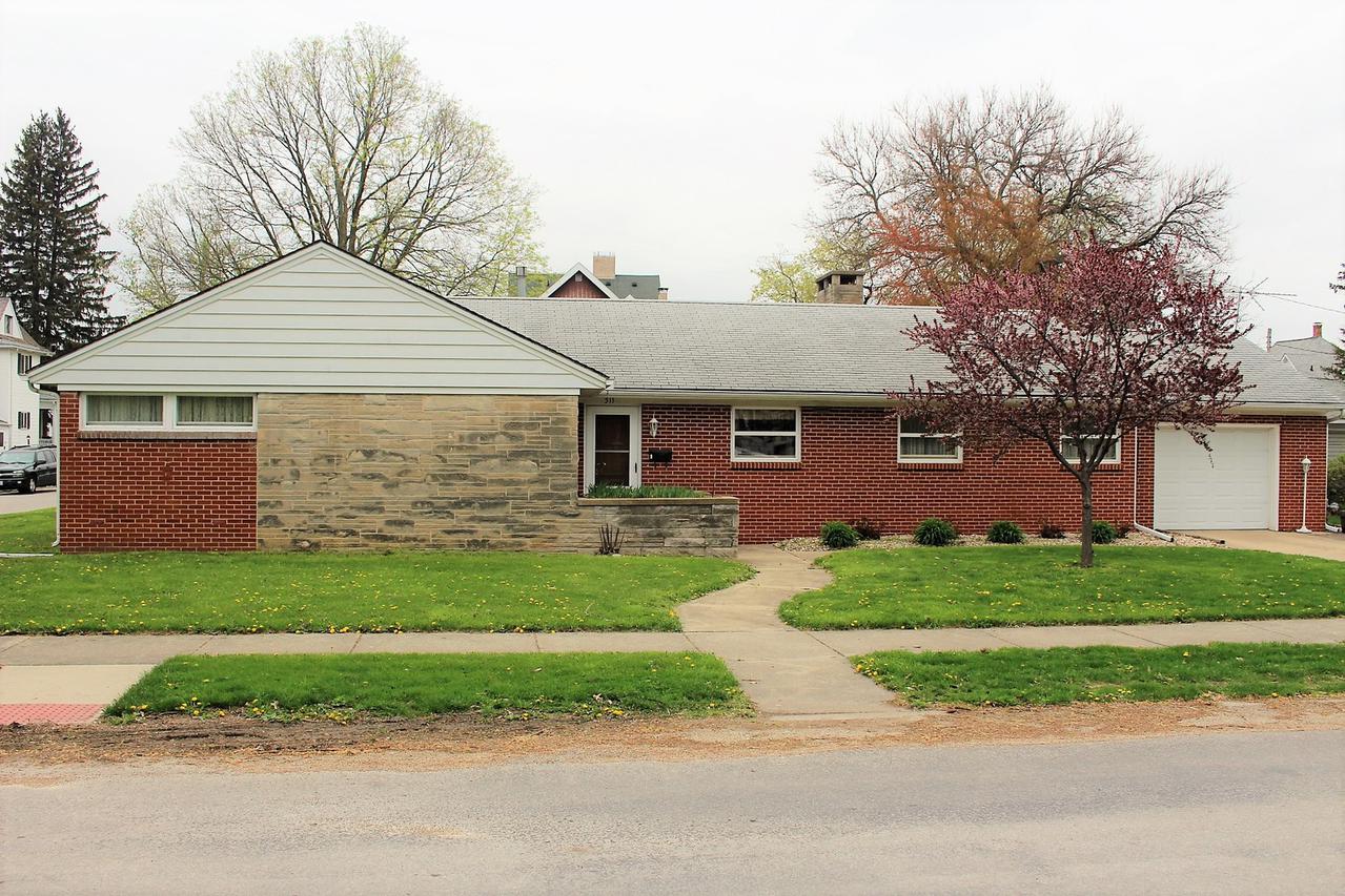 511 W Adams St., Clinton, IL 61727
