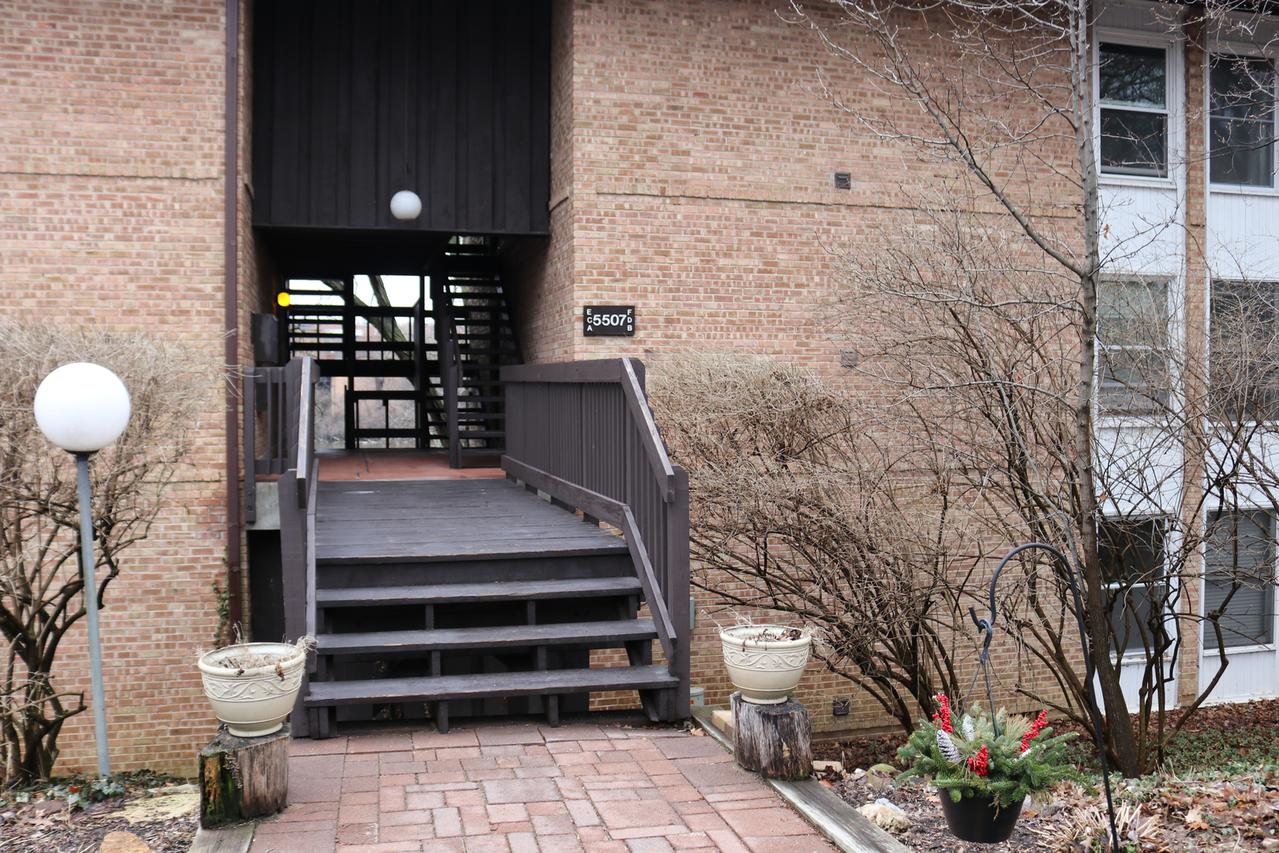 5507 E Lake Dr. #101-A, Lisle, IL 60532