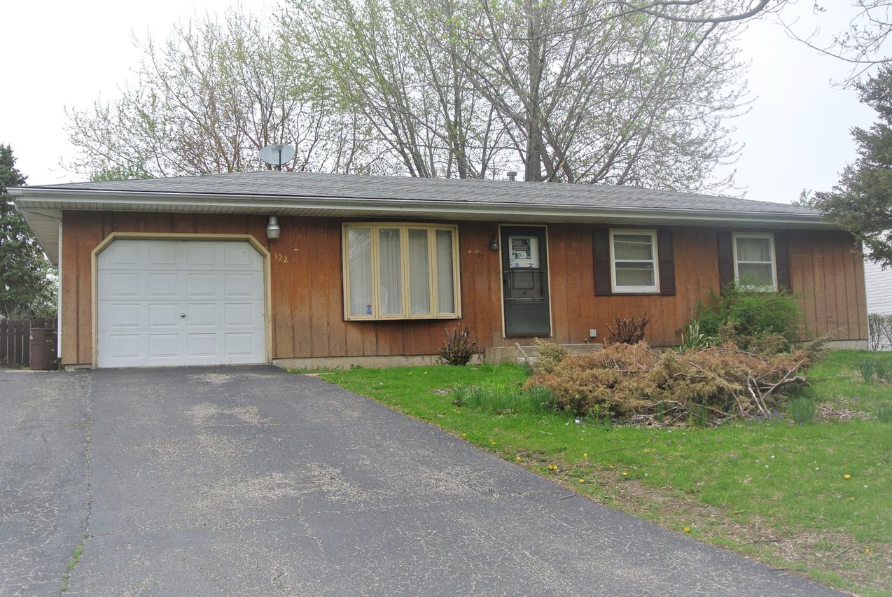 122 Laurie Ln., Oswego, IL 60543