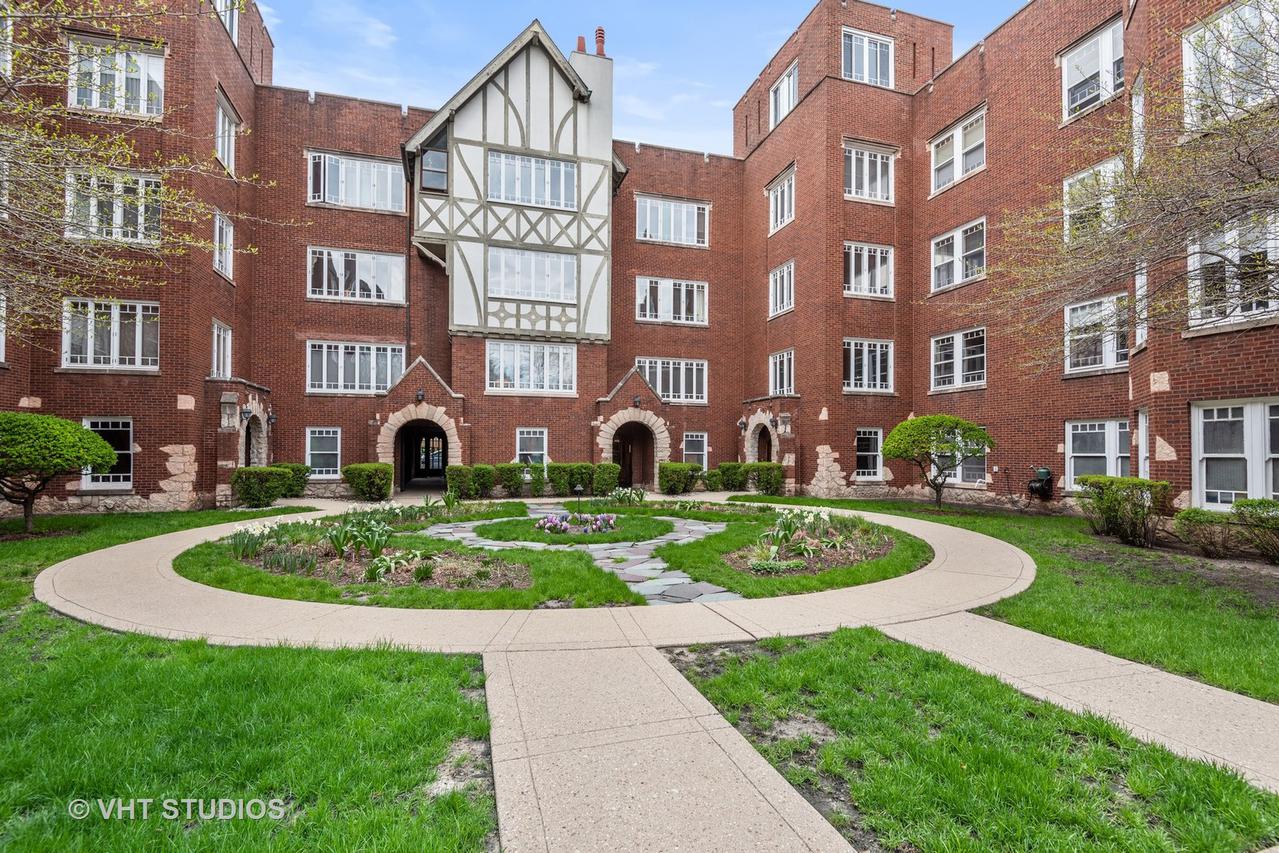 2468 W Estes Ave. #2, Chicago, IL 60645