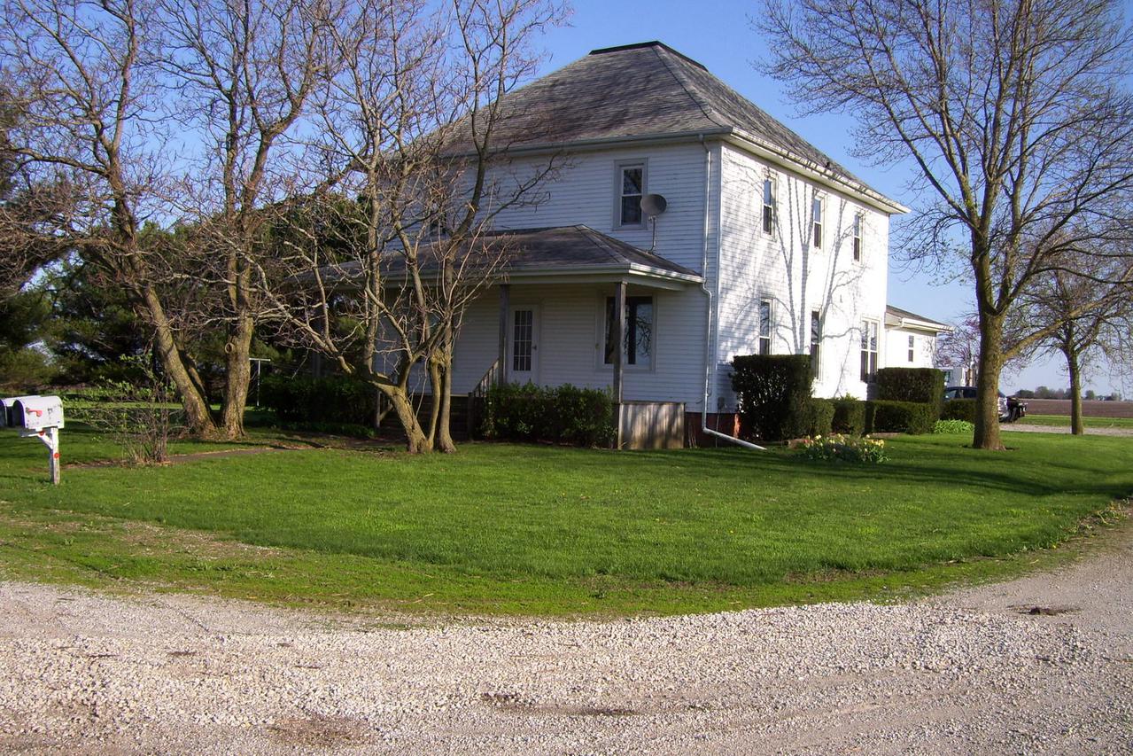 47 CR 400 N Rd., Ivesdale, IL 61851