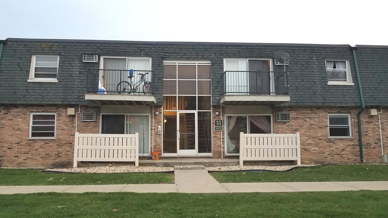 9958 S 84th Ter. #208, Palos Hills, IL 60465