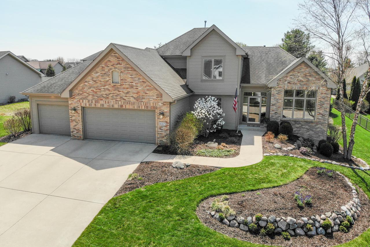 6167 Schaumburg Ln., Roscoe, IL 61073