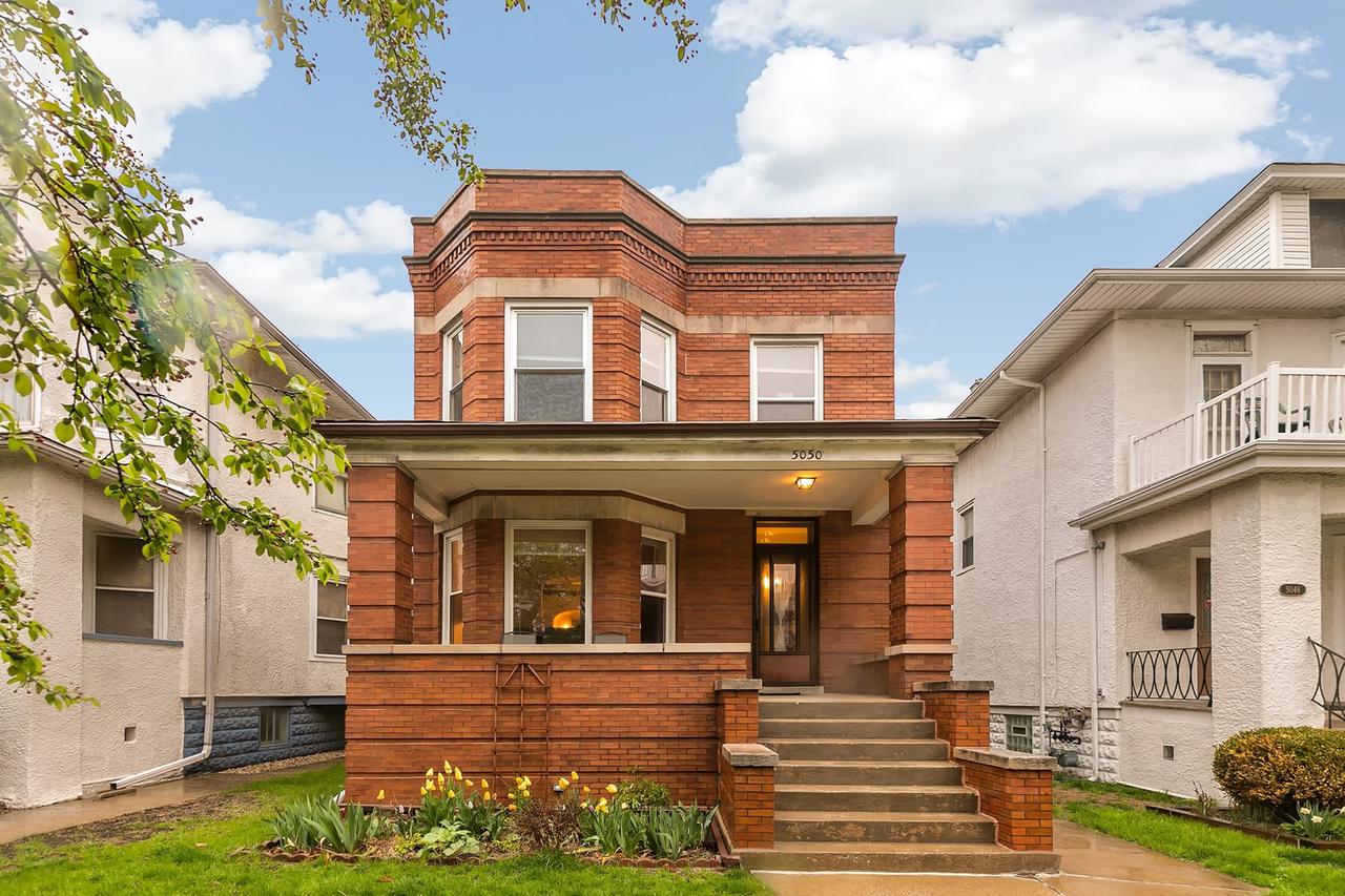 5050 W Sunnyside Ave., Chicago, IL 60630