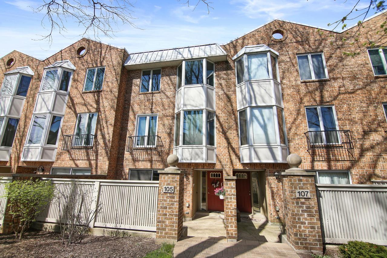 105 Bishop Quarter Ln., Oak Park, IL 60302