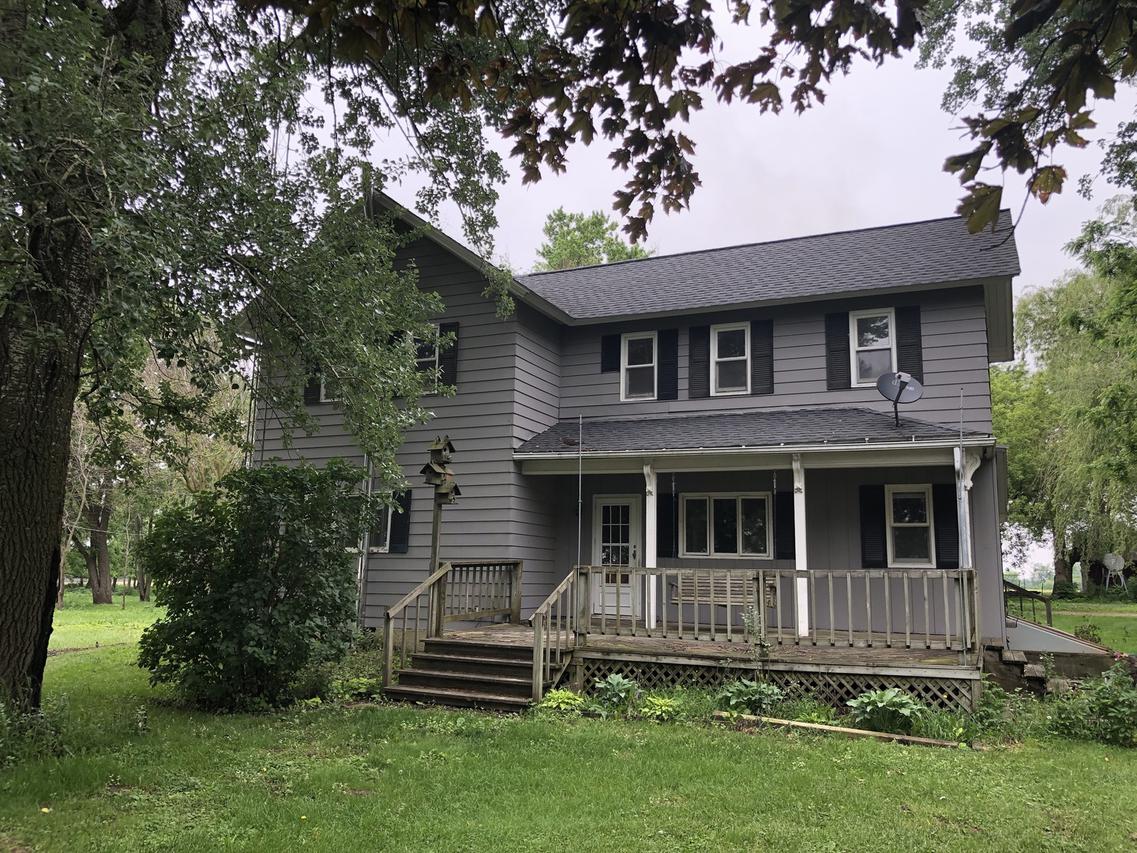 1426 Paw Paw Rd., Lee, IL 60530