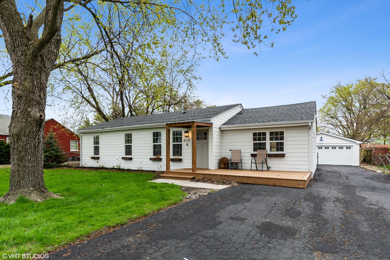 8727 Sayre Ave., Oak Lawn, IL 60453