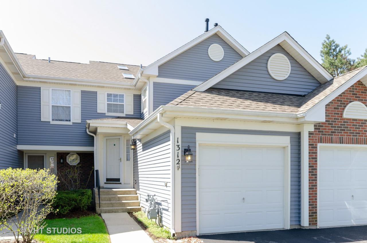 1312 Brunswick Ct., Elgin, IL 60120