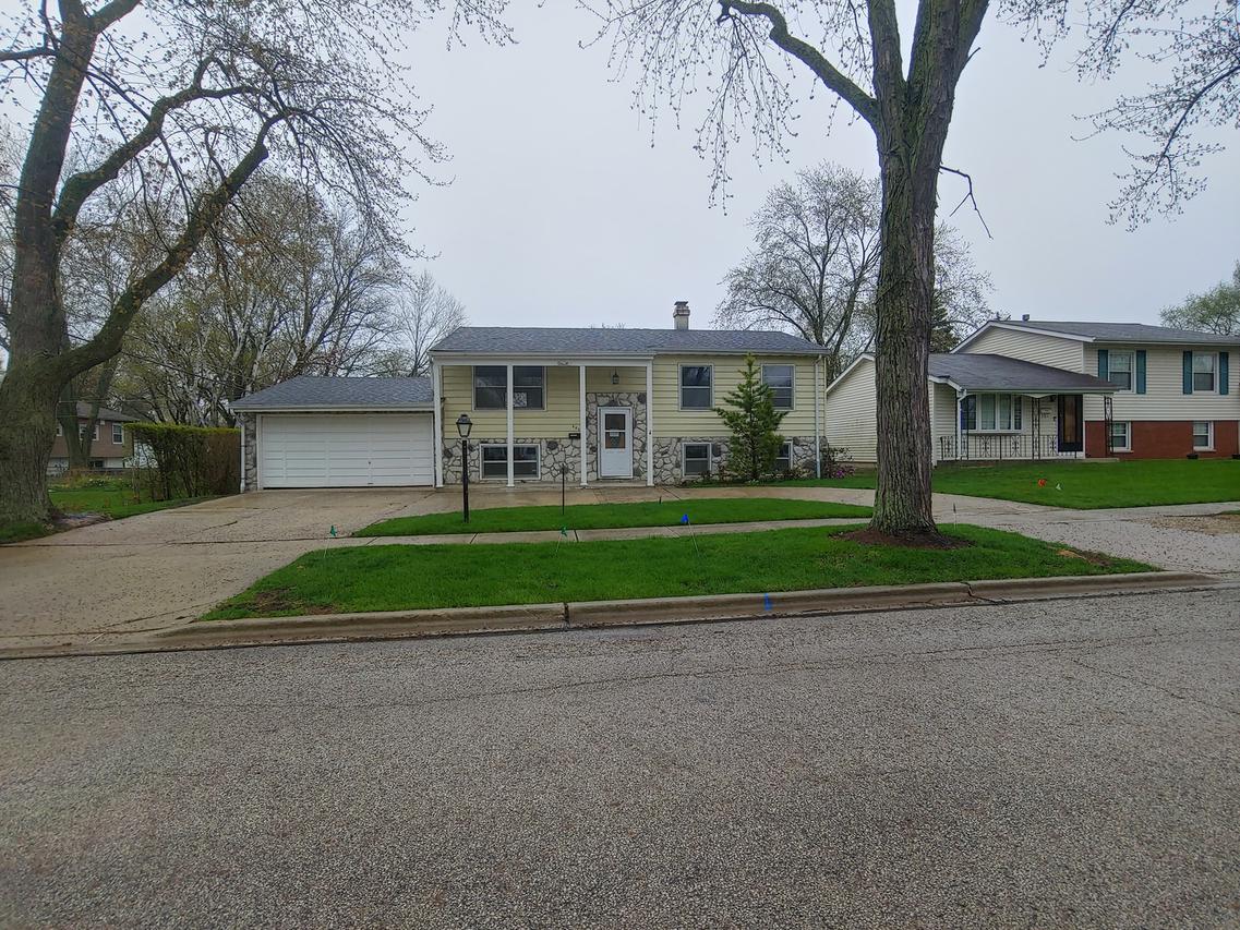 303 Westmoreland Dr., Vernon Hills, IL 60061