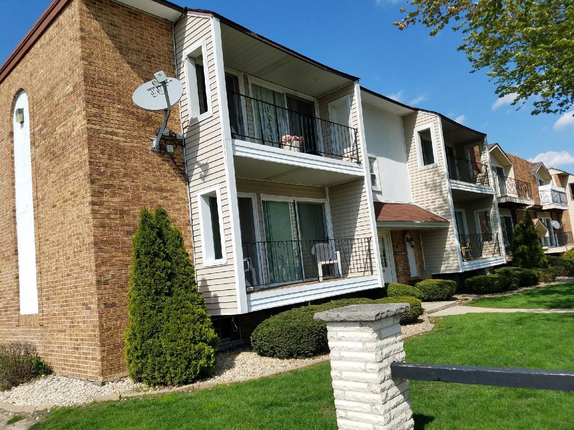 5648 W 105th St., Oak Lawn, IL 60453