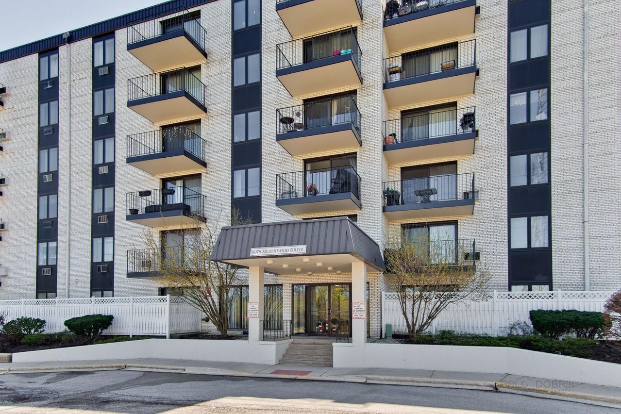 9078 W Heathwood Dr. #2E, Niles, IL 60714