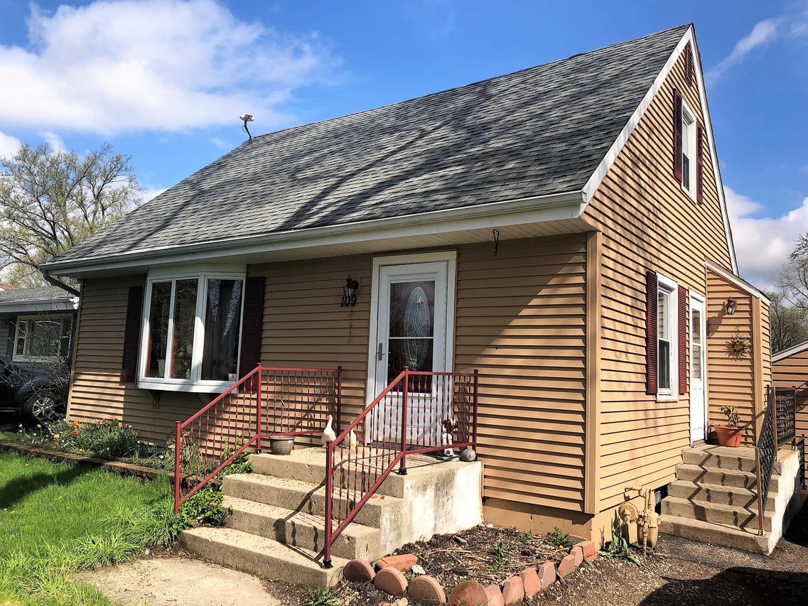 109 Pheasant Tr., Lake In The Hills, IL 60156