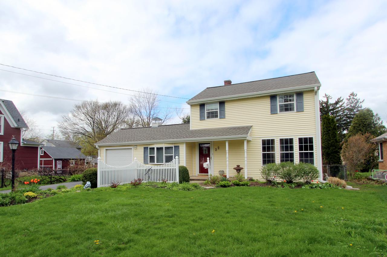 22 Lincoln Pkwy., Crystal Lake, IL 60014