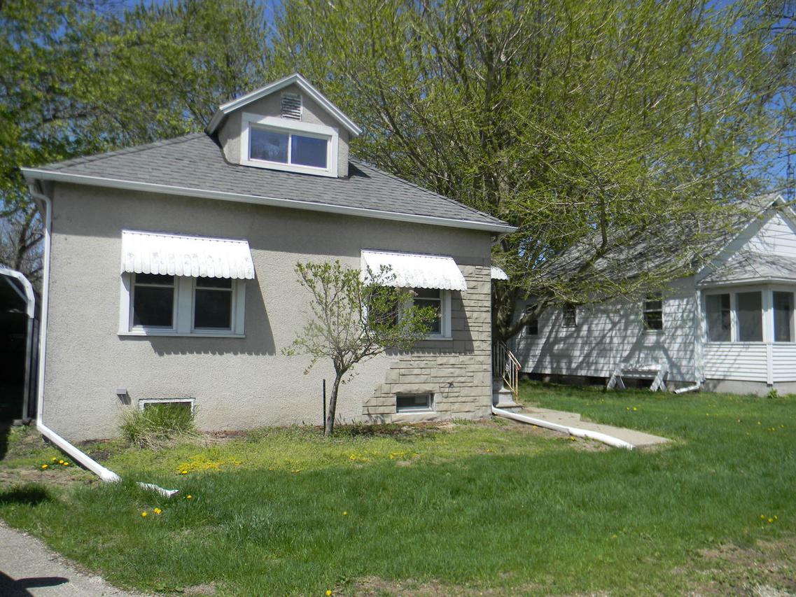 313 S 3rd St., Standard, IL 61363