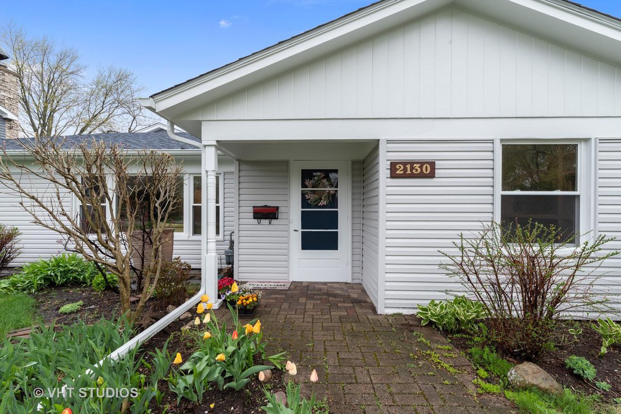 2130 Ash Ln., Northbrook, IL 60062