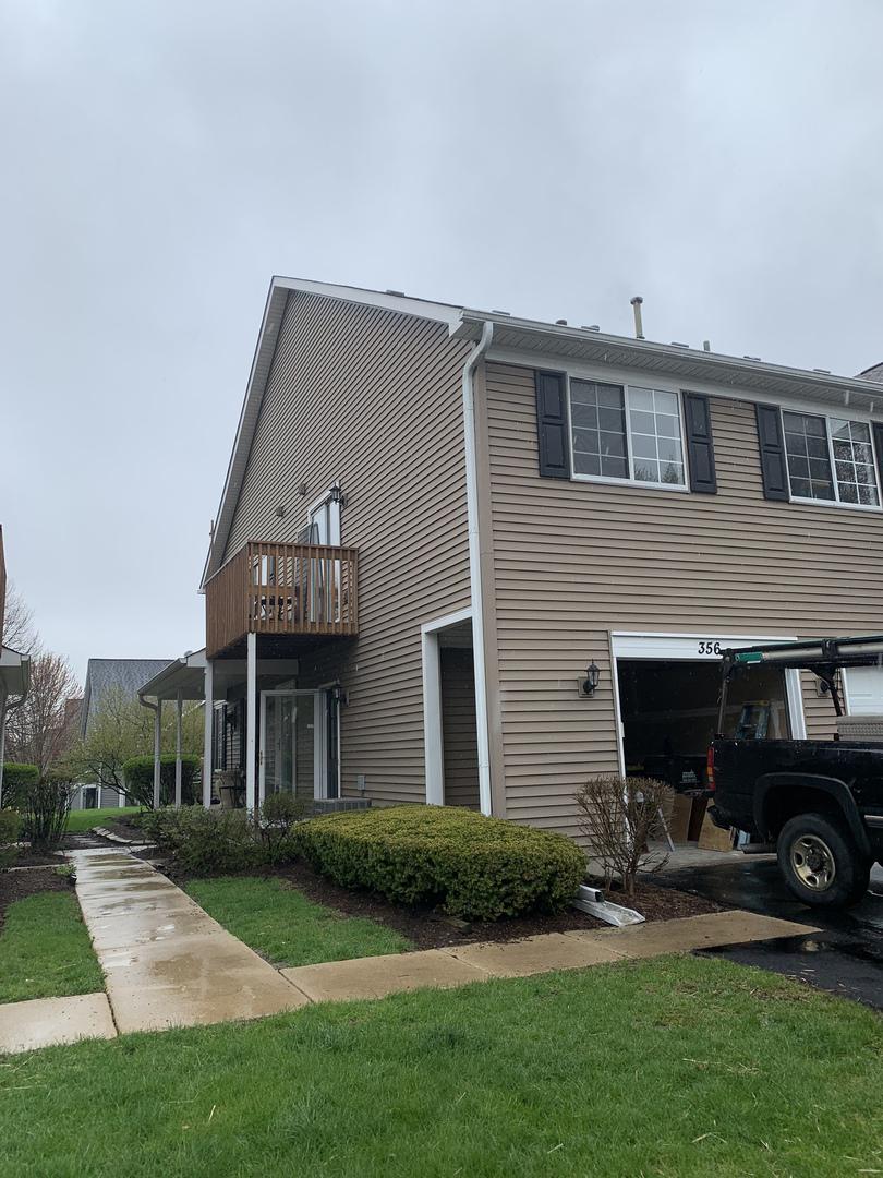 356 Village Creek Dr. #D, Lake In The Hills, IL 60156