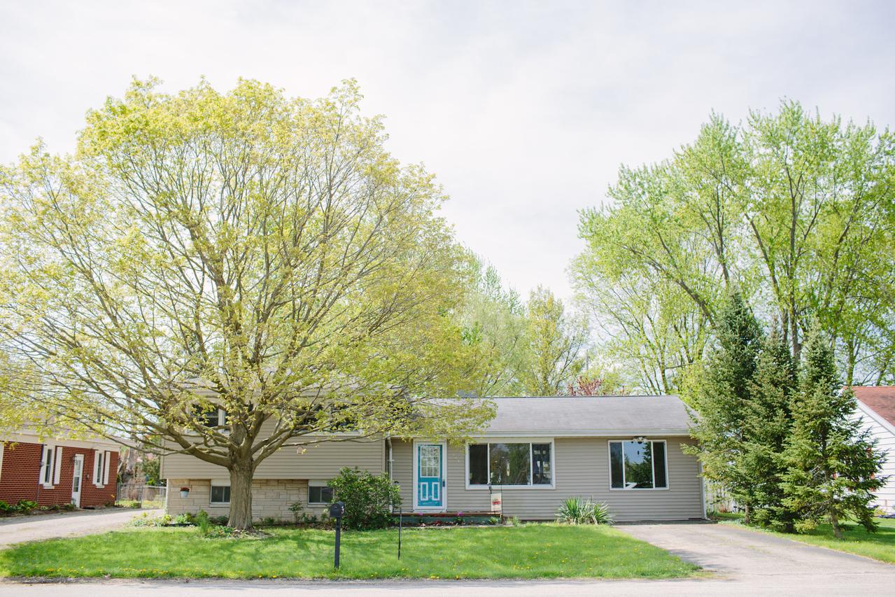 401 W Arnold Ave., Thomasboro, IL 61878