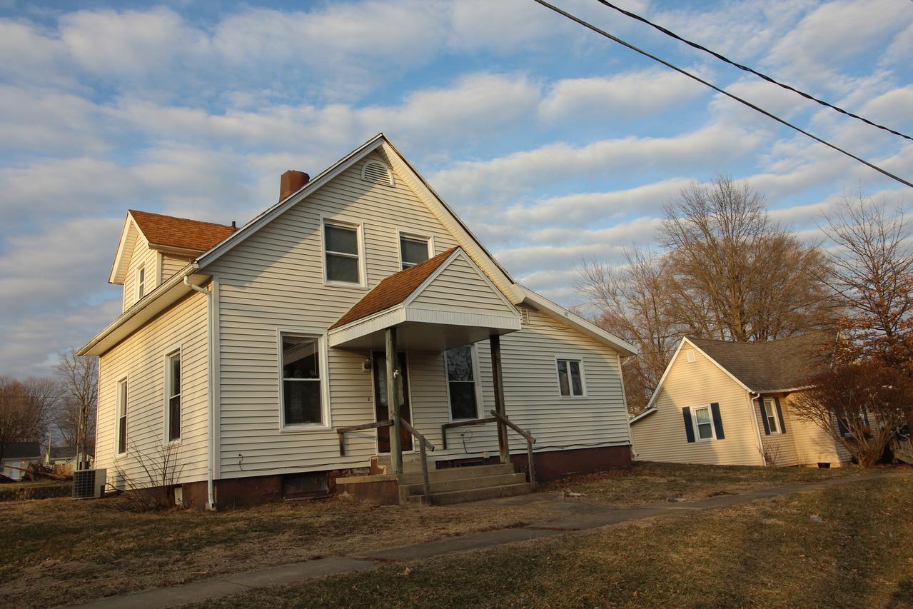 400 E Madison St., Mackinaw, IL 61755
