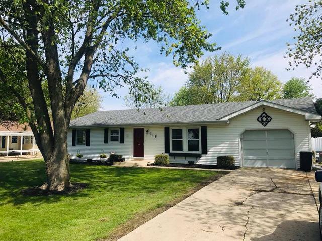 318 W 11th St., Neoga, IL 62447