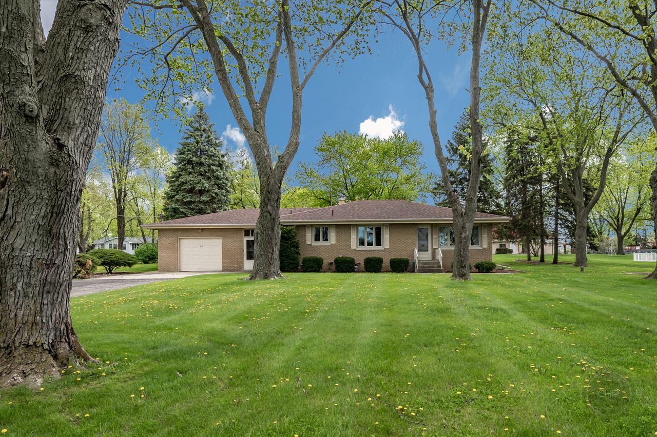 2402 Von Esch Rd., Plainfield, IL 60586