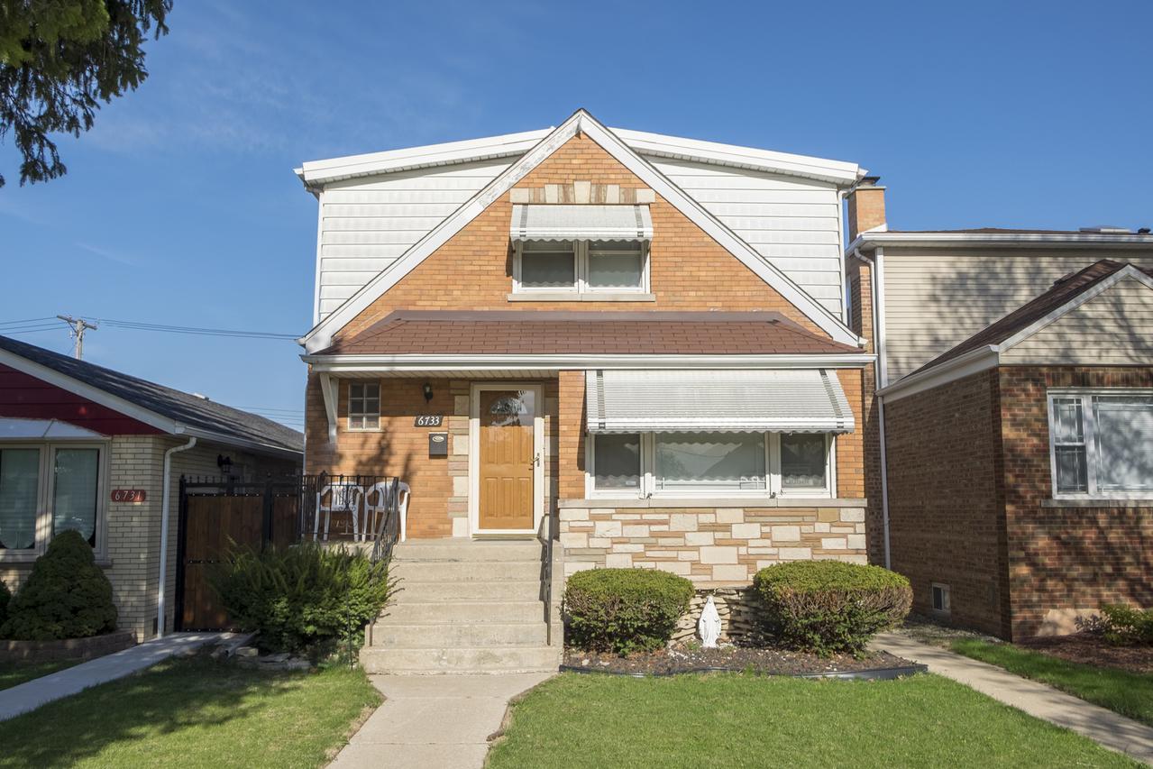 6733 S Tripp Ave., Chicago, IL 60629