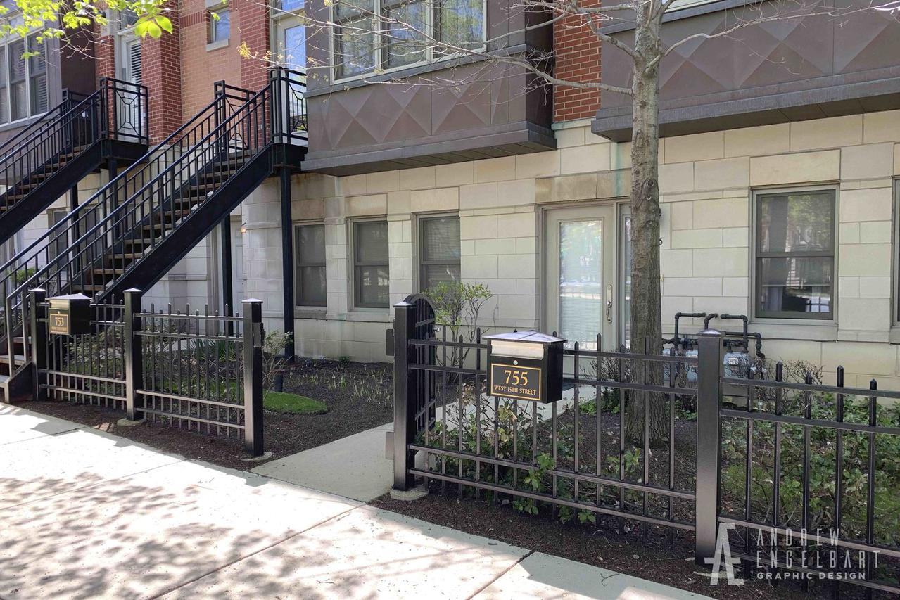 755 W 15th St. #1, Chicago, IL 60607