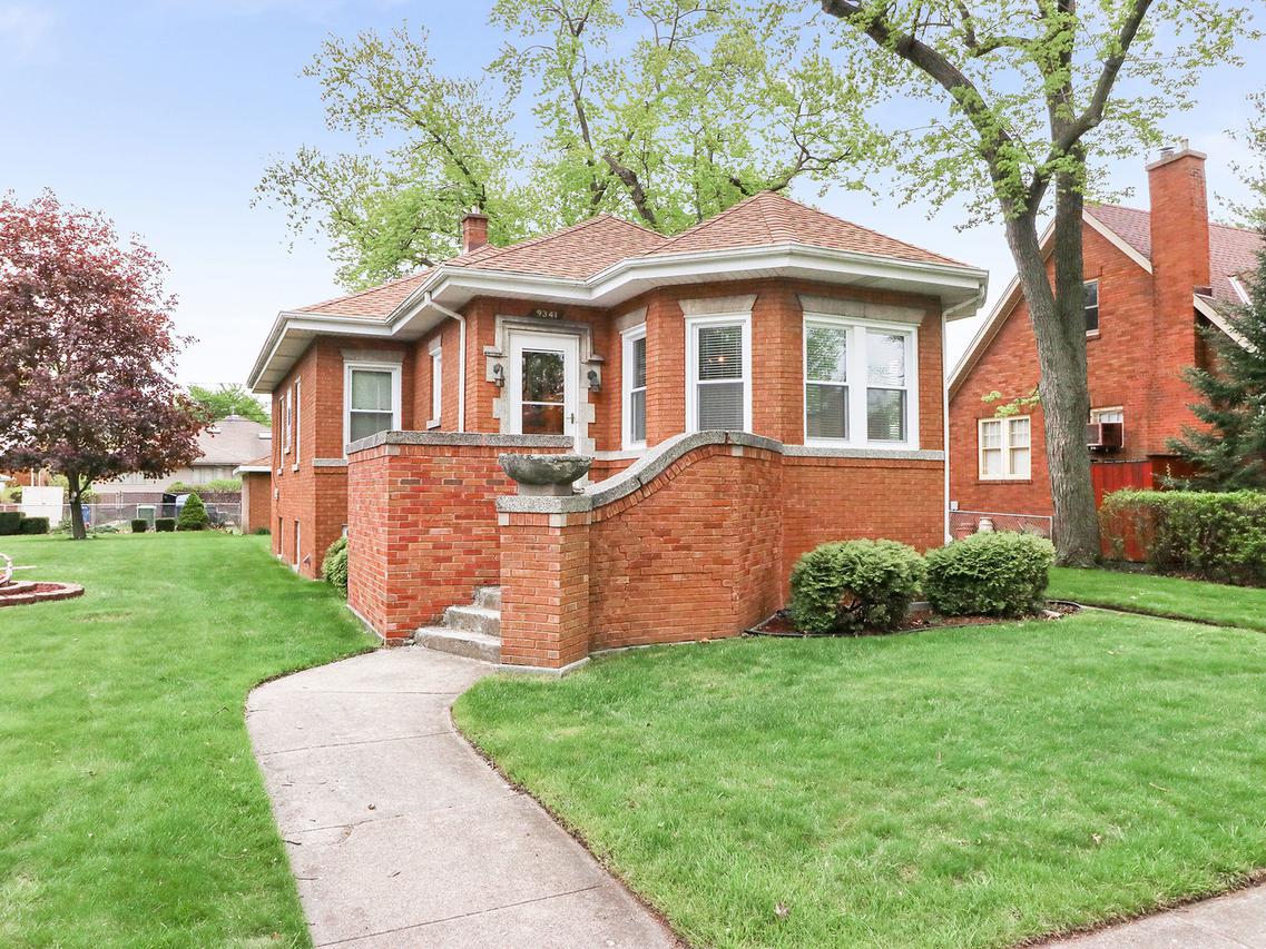 9341 S 53rd Ct., Oak Lawn, IL 60453