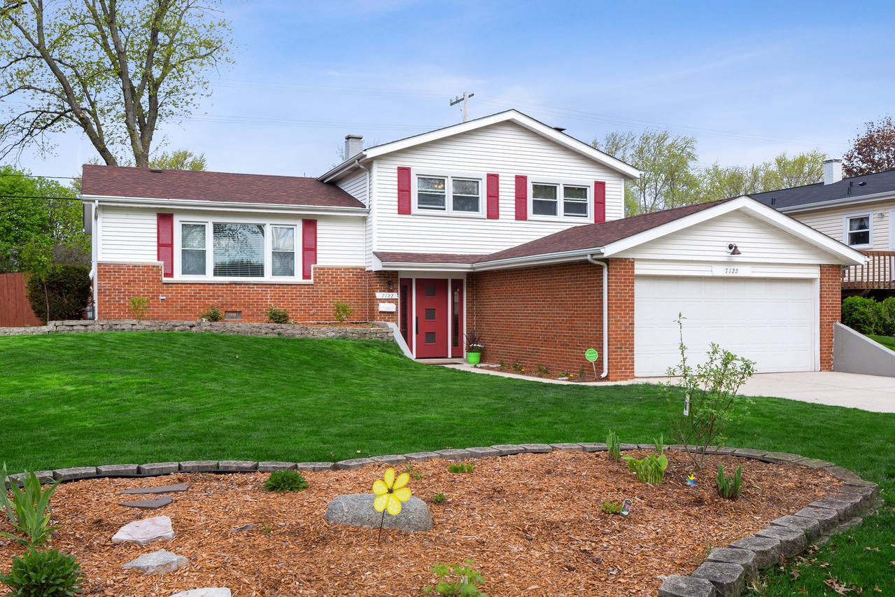 7122 Beechnut Ln., Darien, IL 60561