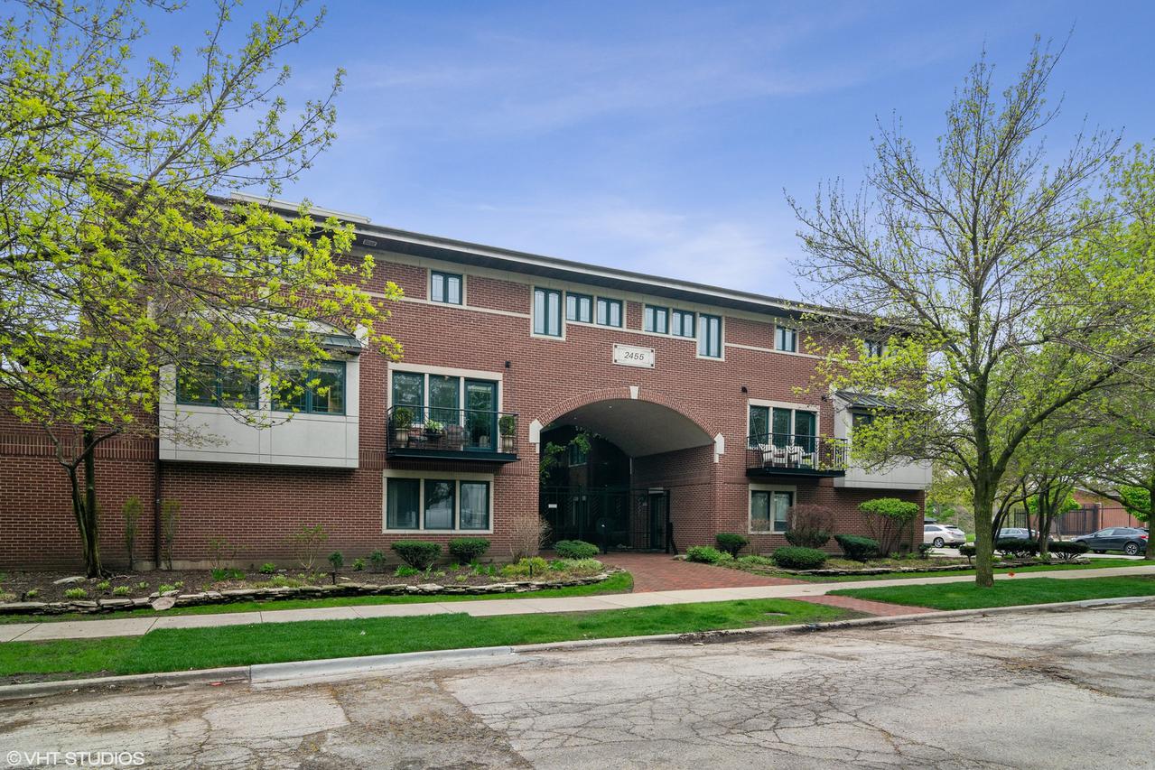 2455 W Ohio St. #21W, Chicago, IL 60612