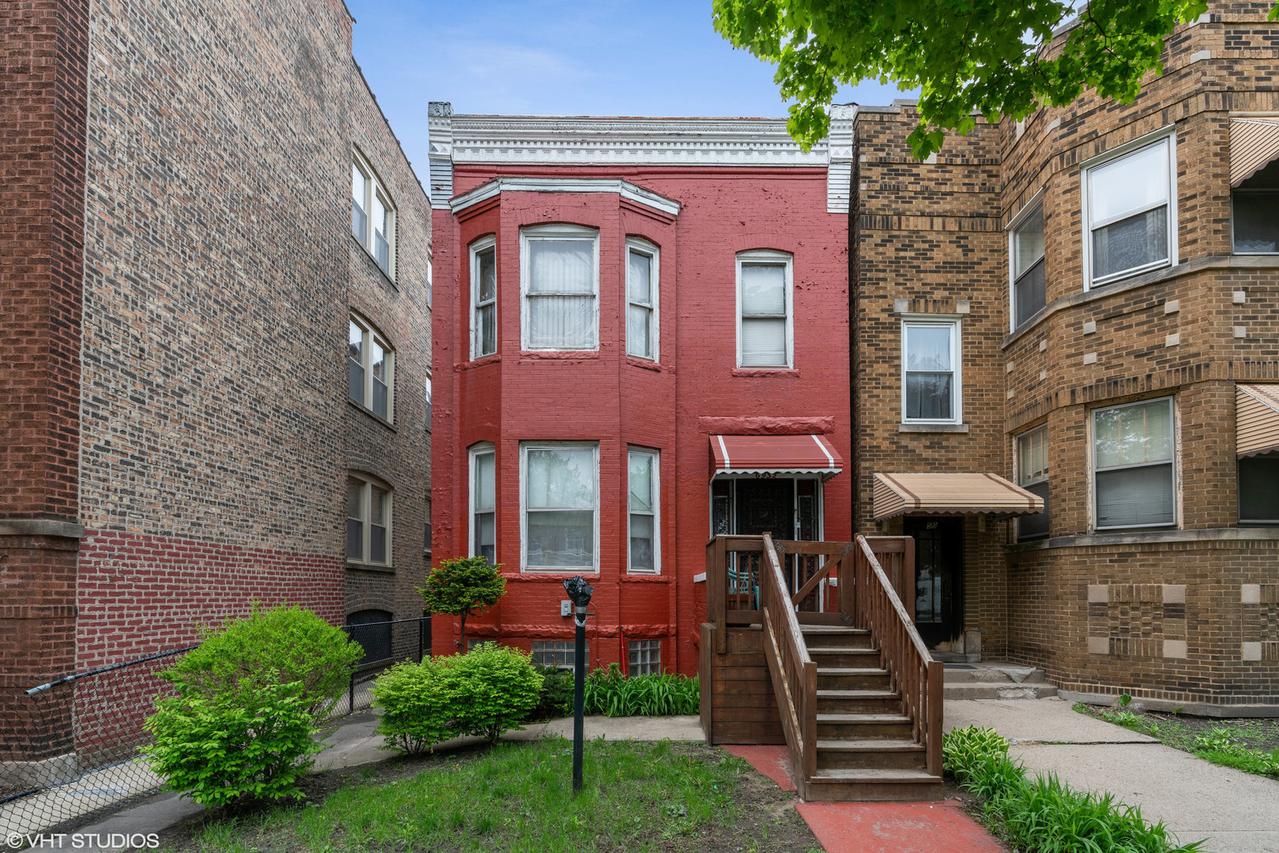 6952 S Vernon Ave., Chicago, IL 60637