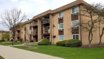 675 Heritage Dr. #7-308, Hoffman Estates, IL 60169