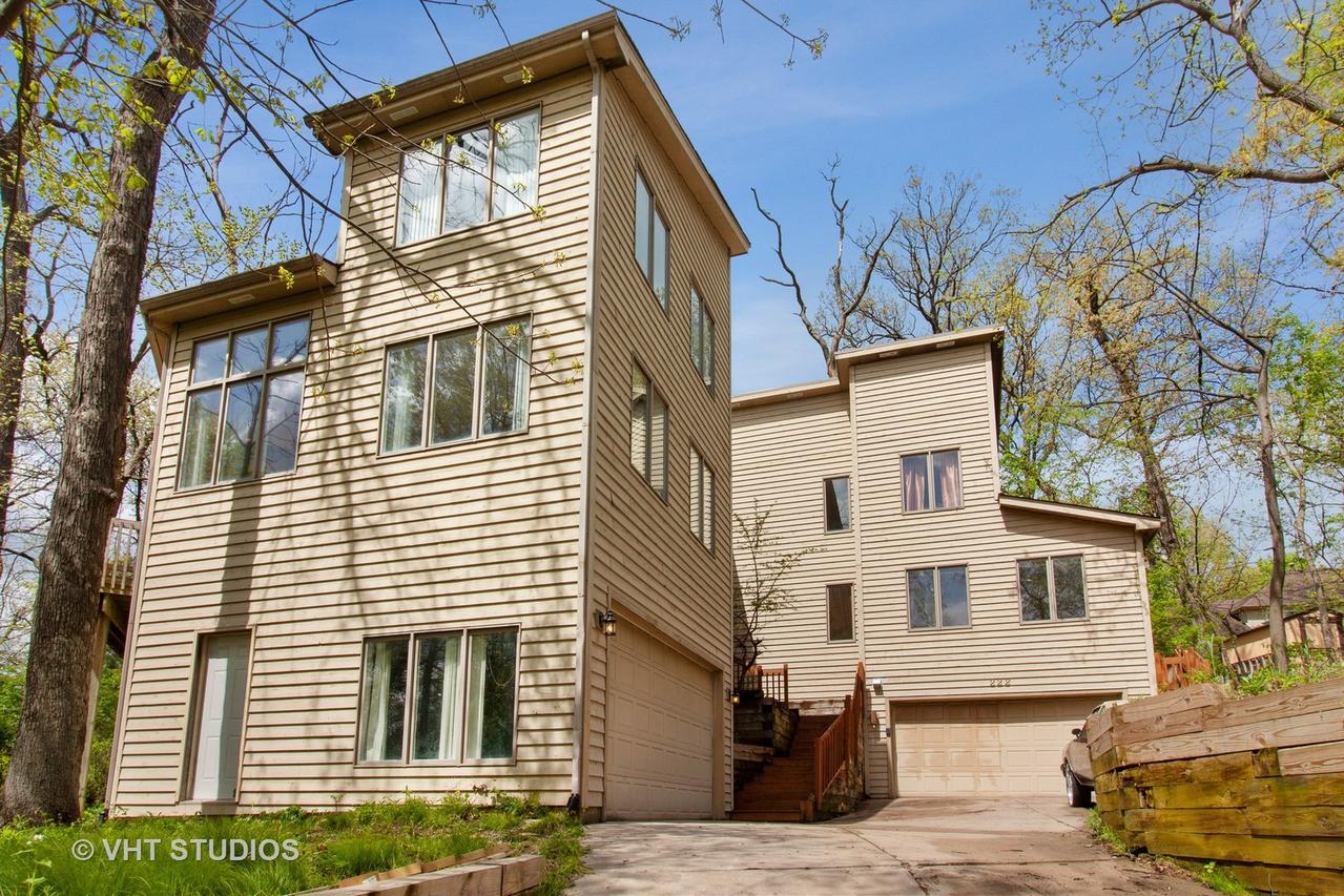 222 St Andrews Dr., Bolingbrook, IL 60440