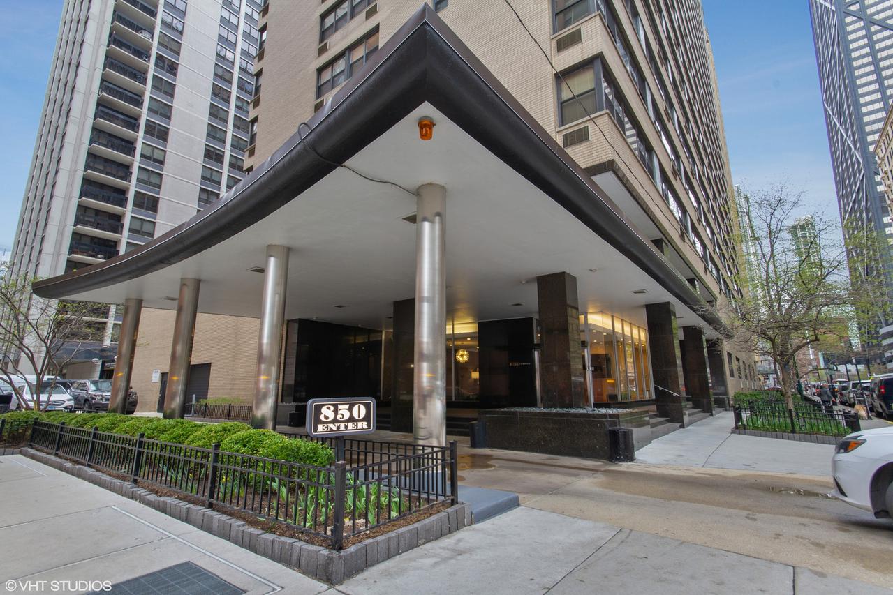 850 N Dewitt Pl. #17G, Chicago, IL 60611
