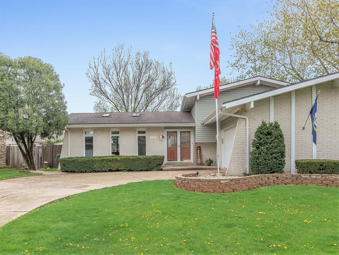 525 Ca Crest Dr., Shorewood, IL 60404