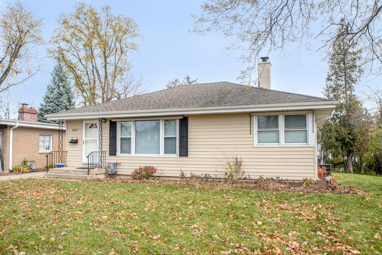 5409 Benton Ave., Downers Grove, IL 60515