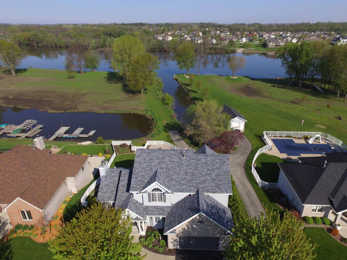424 N Pier Dr., Machesney Park, IL 61115